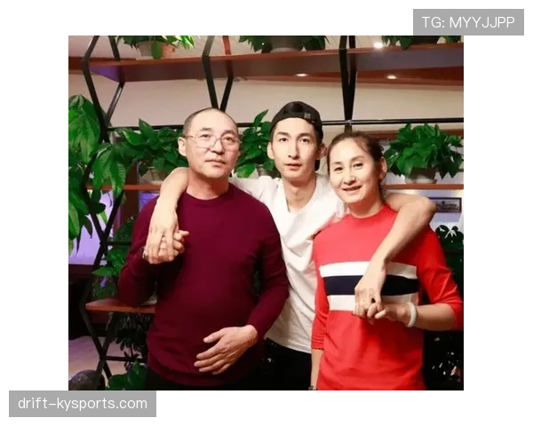 武大靖一顿饭的账单能顶我两个月房租,我看着钱包沉默了 武大靖一顿饭的账单能顶我两个月房租,我看着钱包沉默了